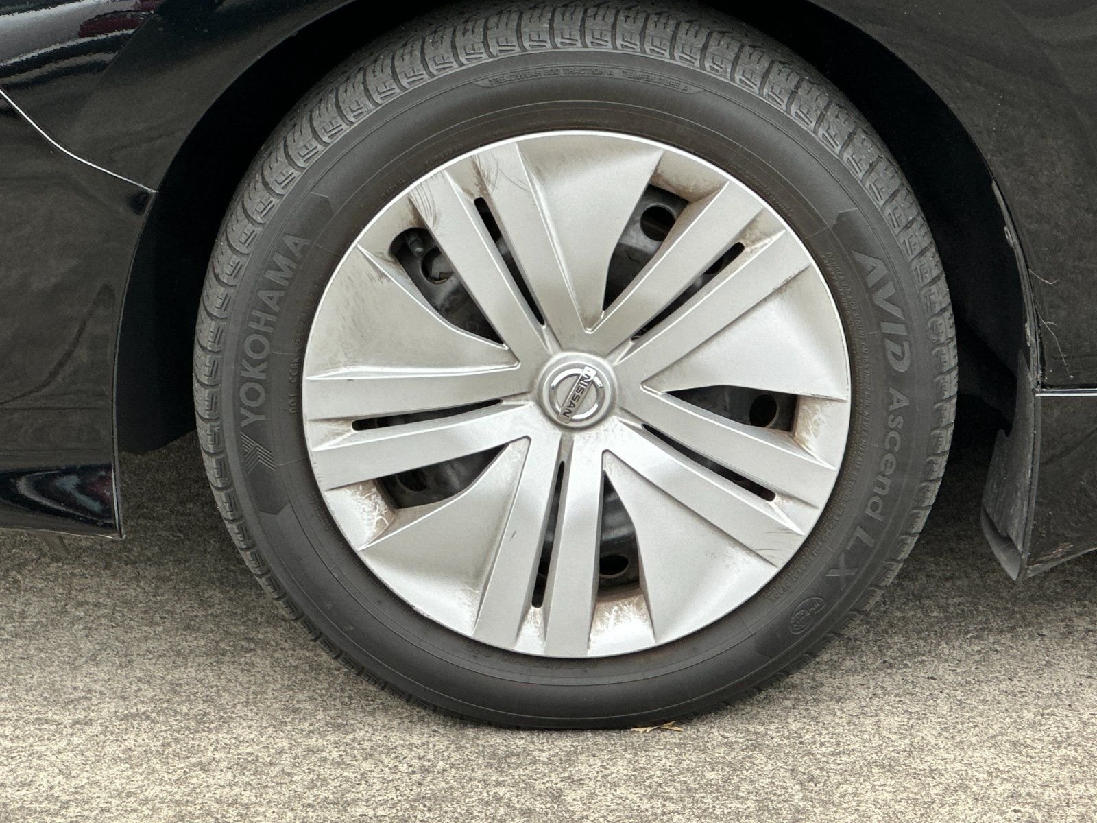 Used 2022 Super Black Nissan S image 22