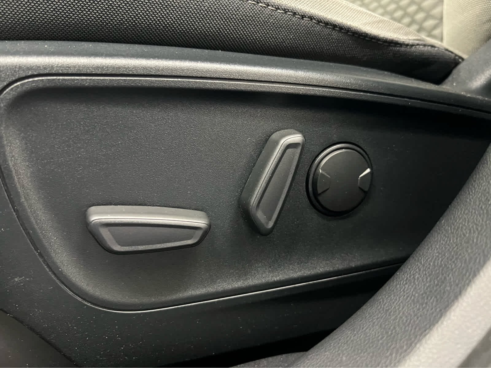 Used 2020 Agate Black Ford SE image 14