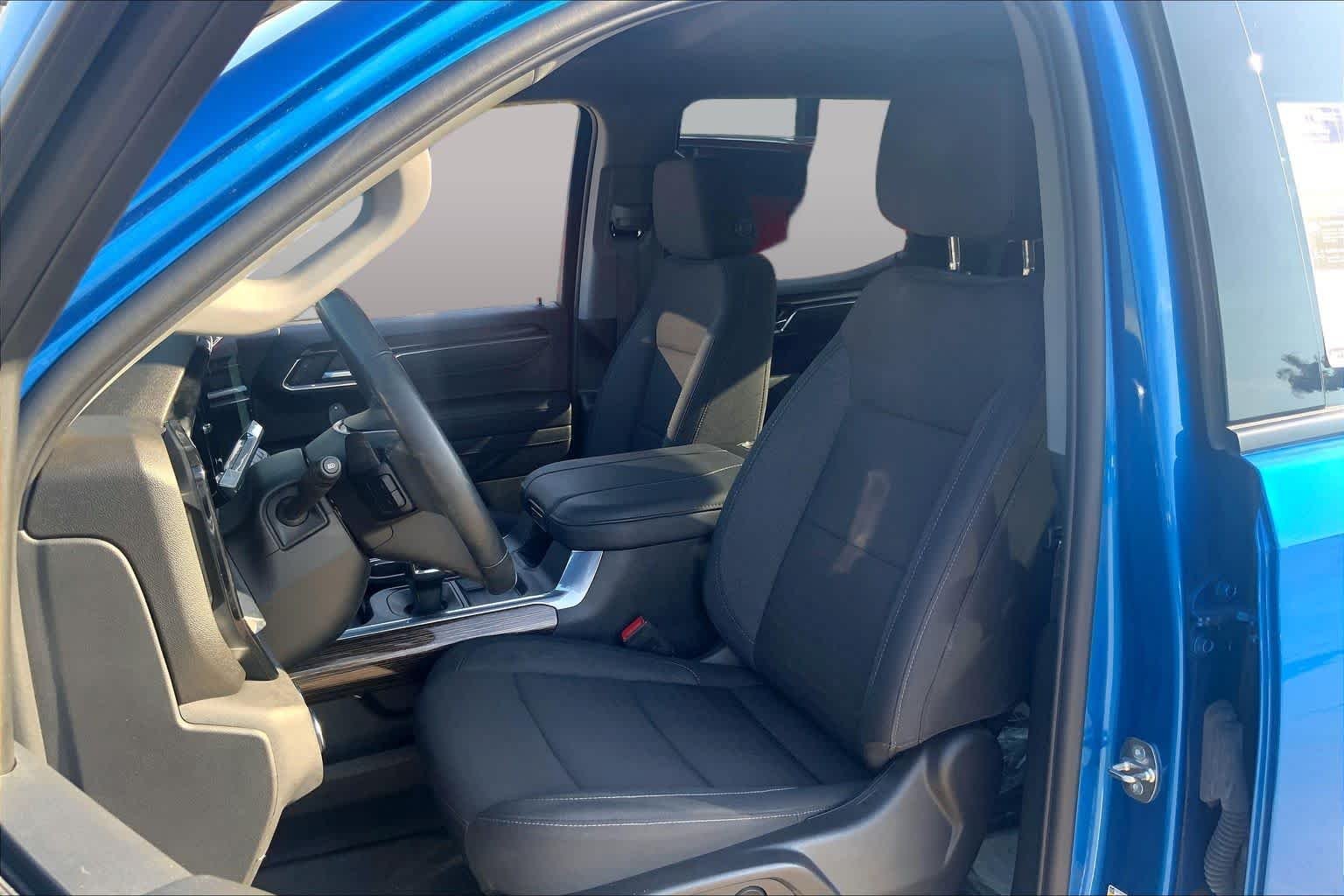 Certified Used 2024 Dynamic Blue Metallic GMC Elevation image 8