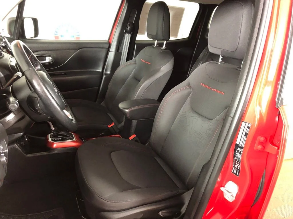 Used 2019 Colorado Red Clearcoat Jeep Trailhawk image 10