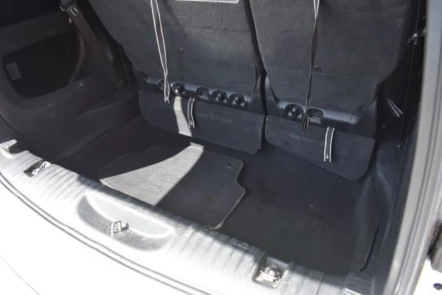 Used 2019 White Chrysler Touring L image 19