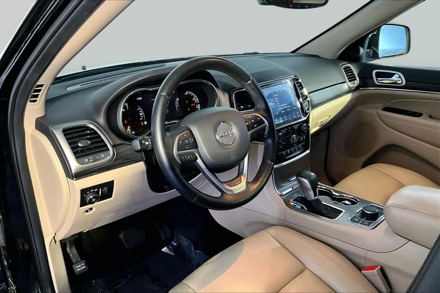 Used 2020 Diamond Black Crystal Pearlcoat Jeep Limited image 18