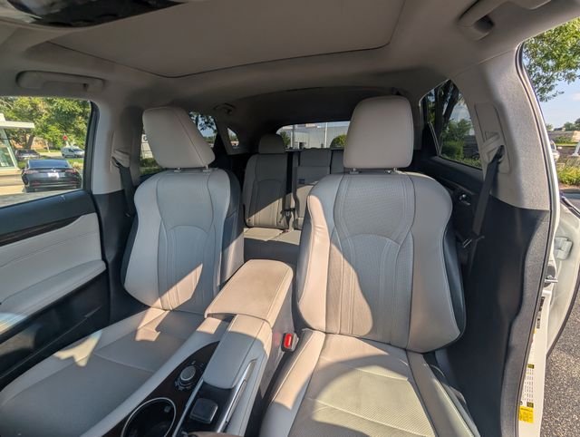 Used 2018 White Pearl Lexus 350 image 12