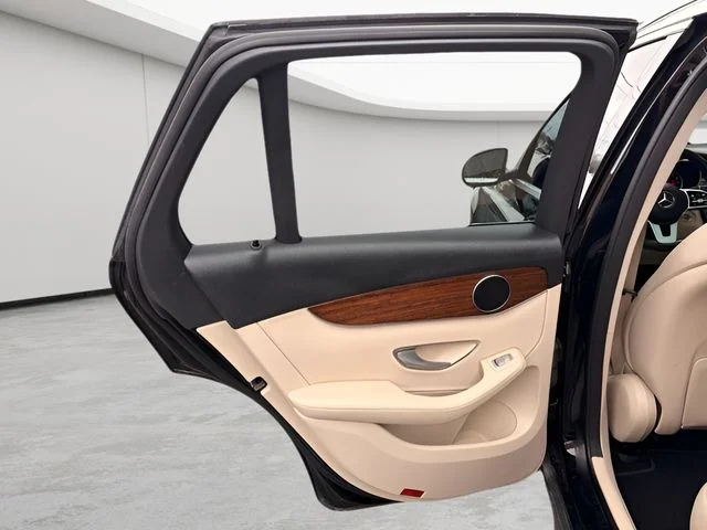 Used 2022 Black Mercedes-Benz GLC 300 image 11