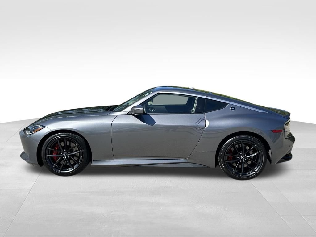 Used 2025 Gray Nissan Performance image 8