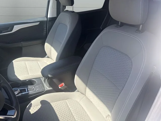 Used 2022 Blue Ford SE image 18