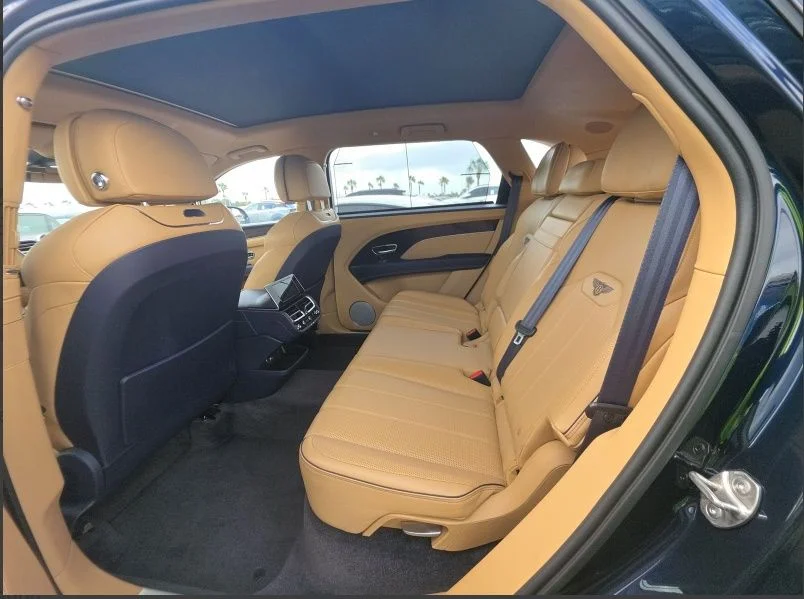 Used 2023 Blue Bentley Azure image 14