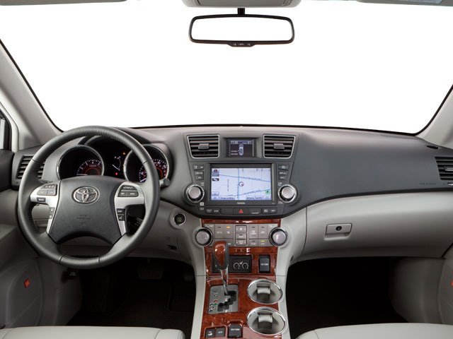 Used 2013  Toyota Plus image 4