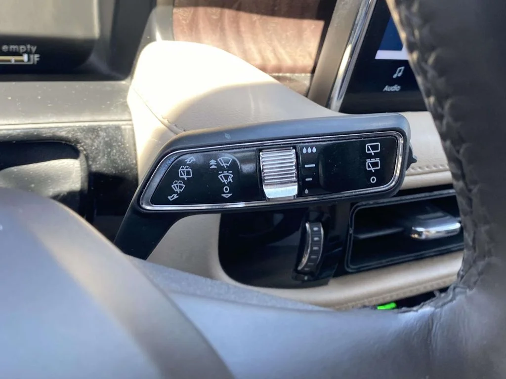 Used 2022 White Lincoln Reserve image 34