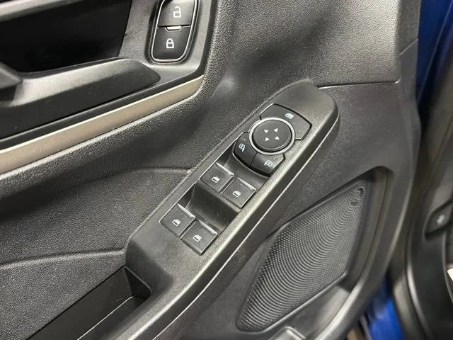 Used 2022 Blue Ford SE image 14