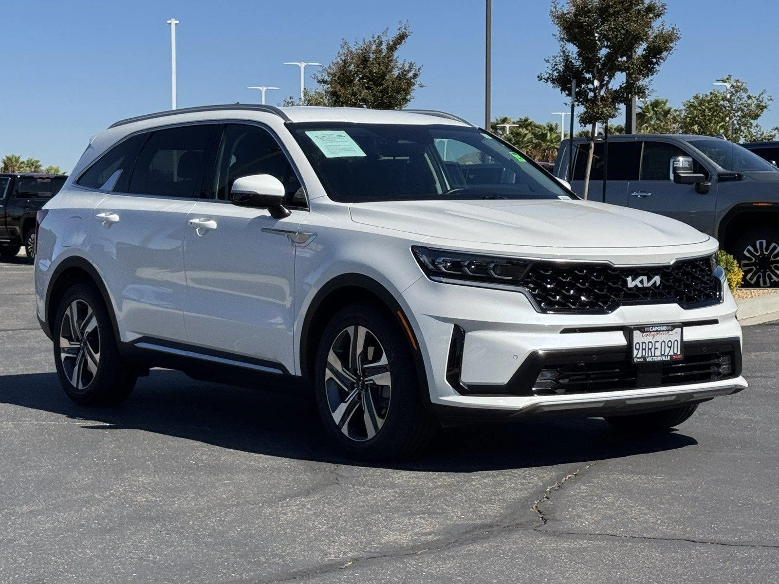 Used 2022 Snow White Pearl Kia SX image 1