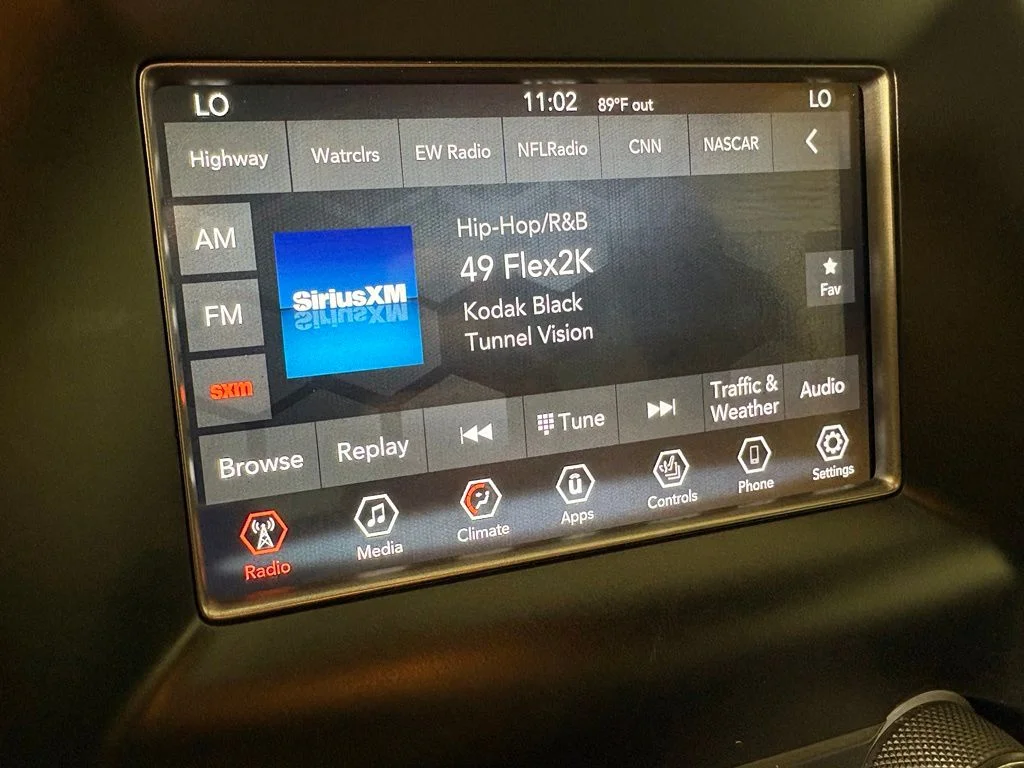 Used 2019 Black Jeep Laredo image 33
