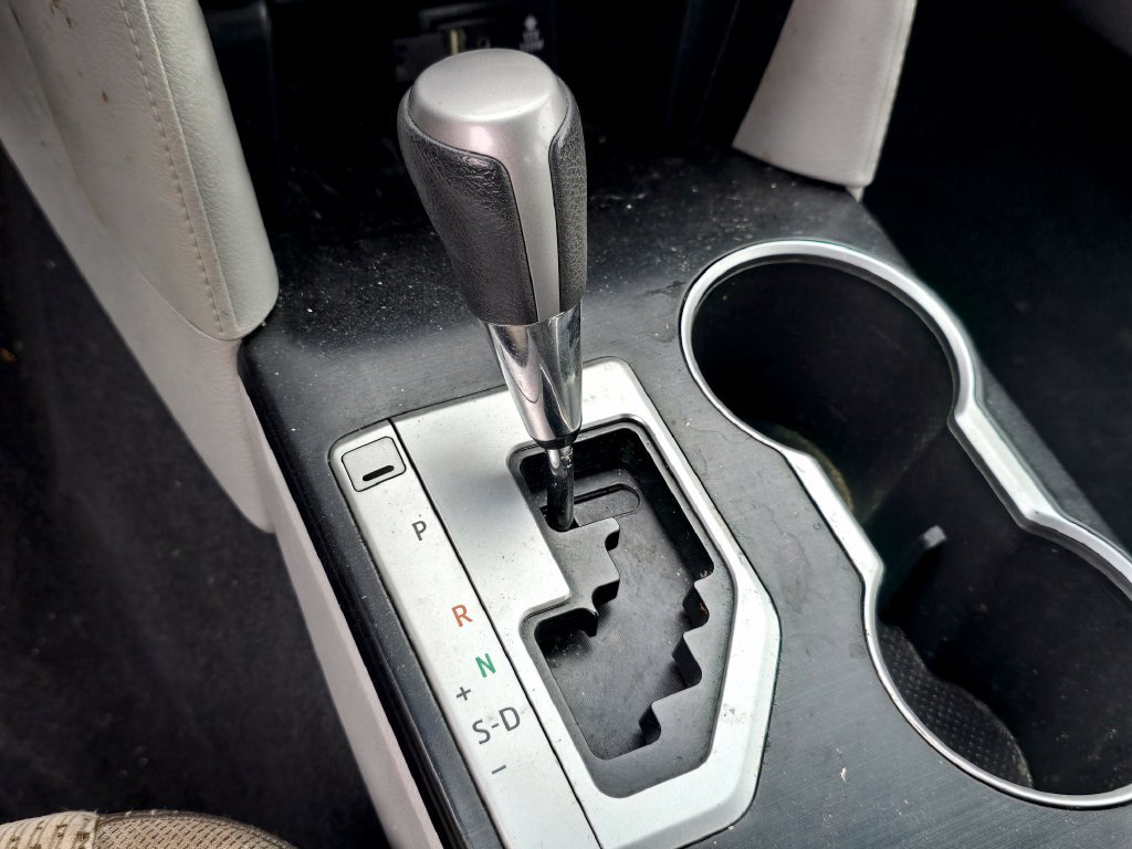 Used 2014 Gray Toyota LE image 19