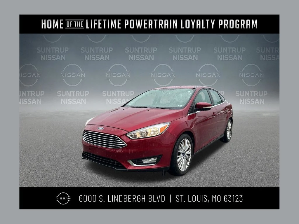 2017 Ford Focus Sedan Titanium's photo