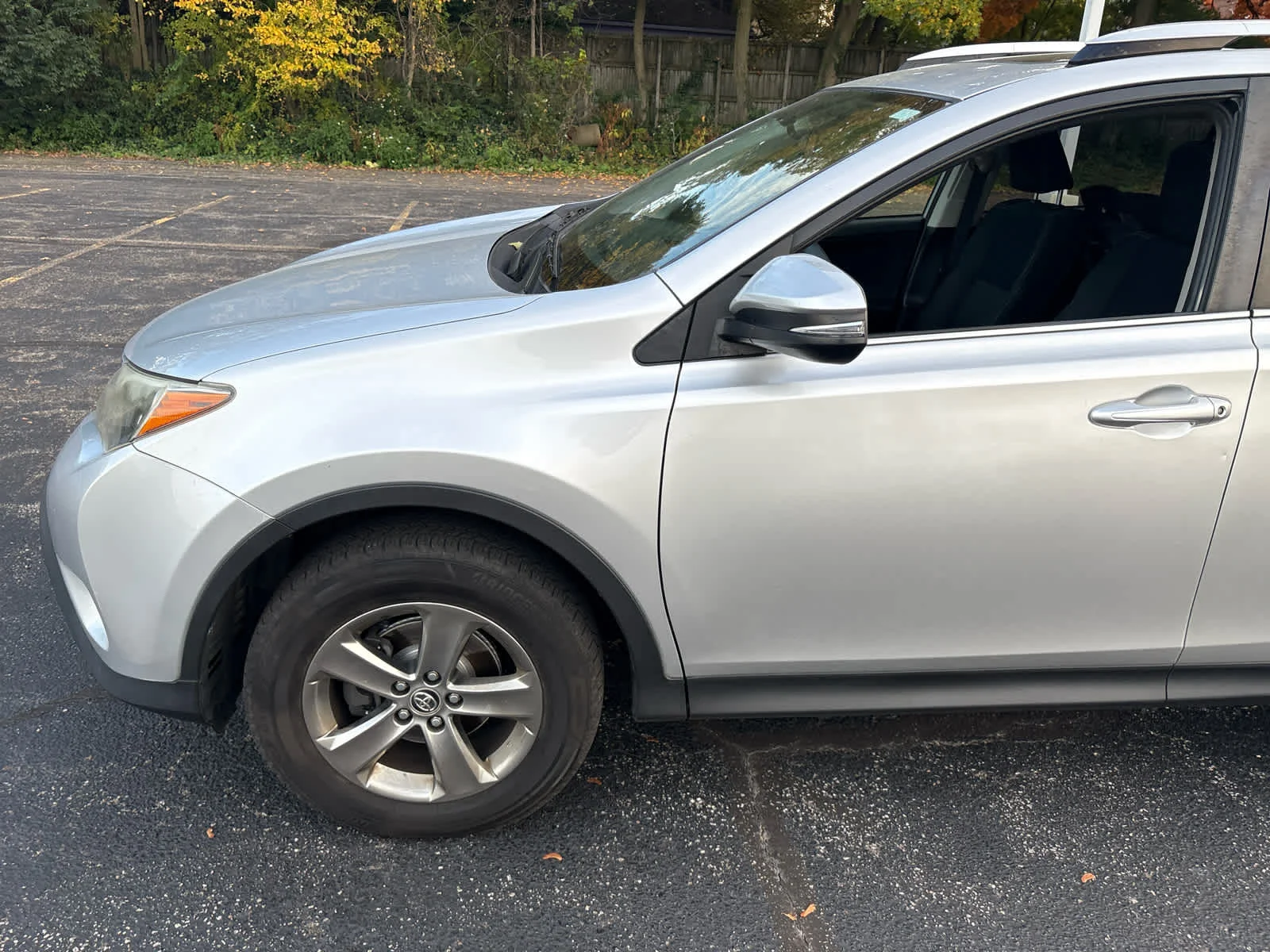 Used 2015 Classic Silver Metallic Toyota XLE image 2