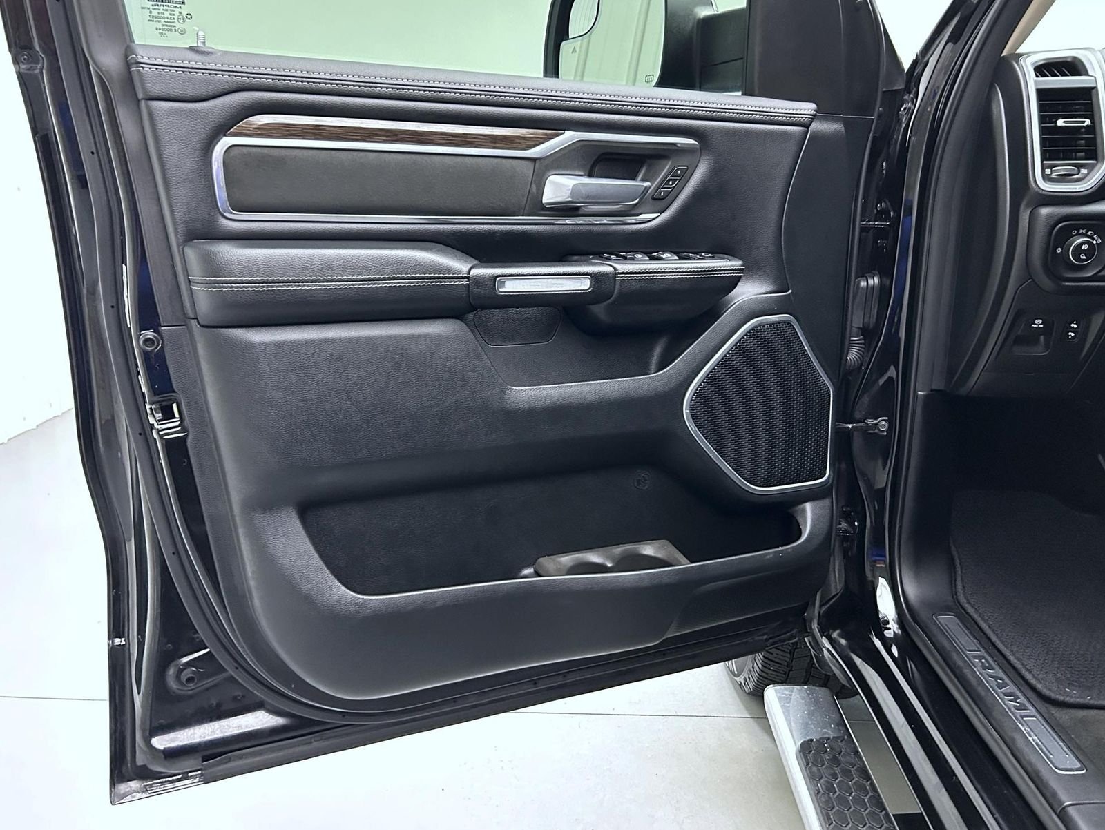Used 2020 Black Ram Laramie image 9