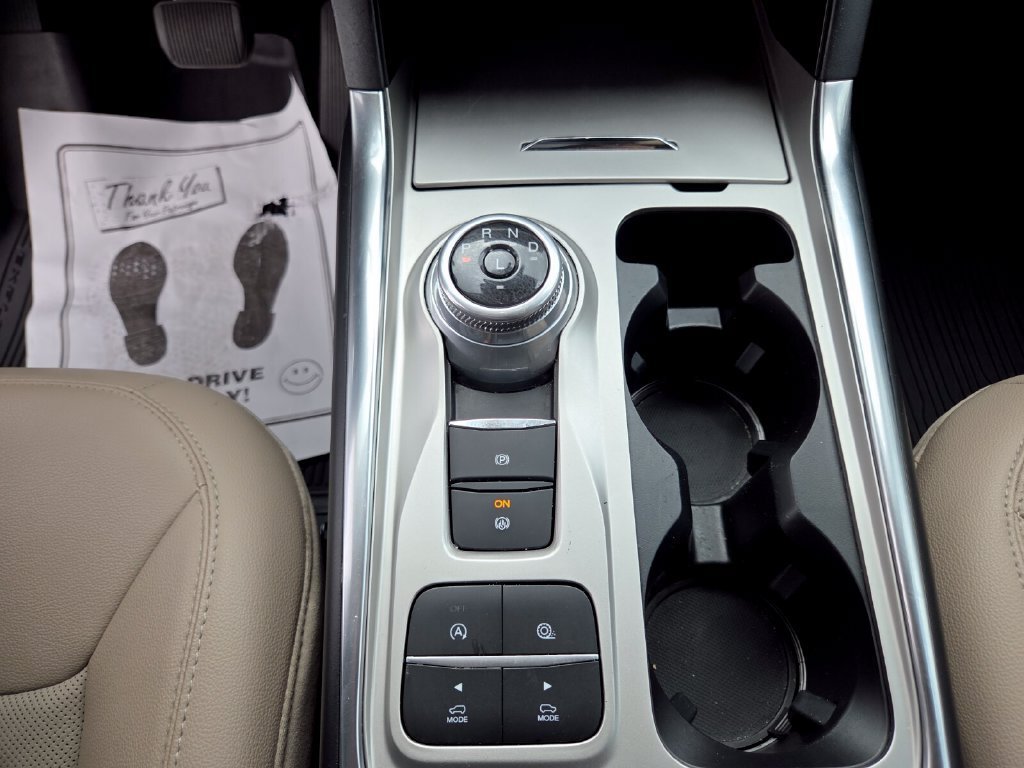 Used 2021 White Metallic Ford Limited image 33