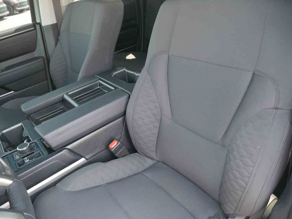 Used 2024  Toyota SR5 image 27