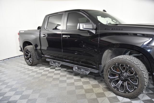 Used 2022 Black Chevrolet Custom image 15