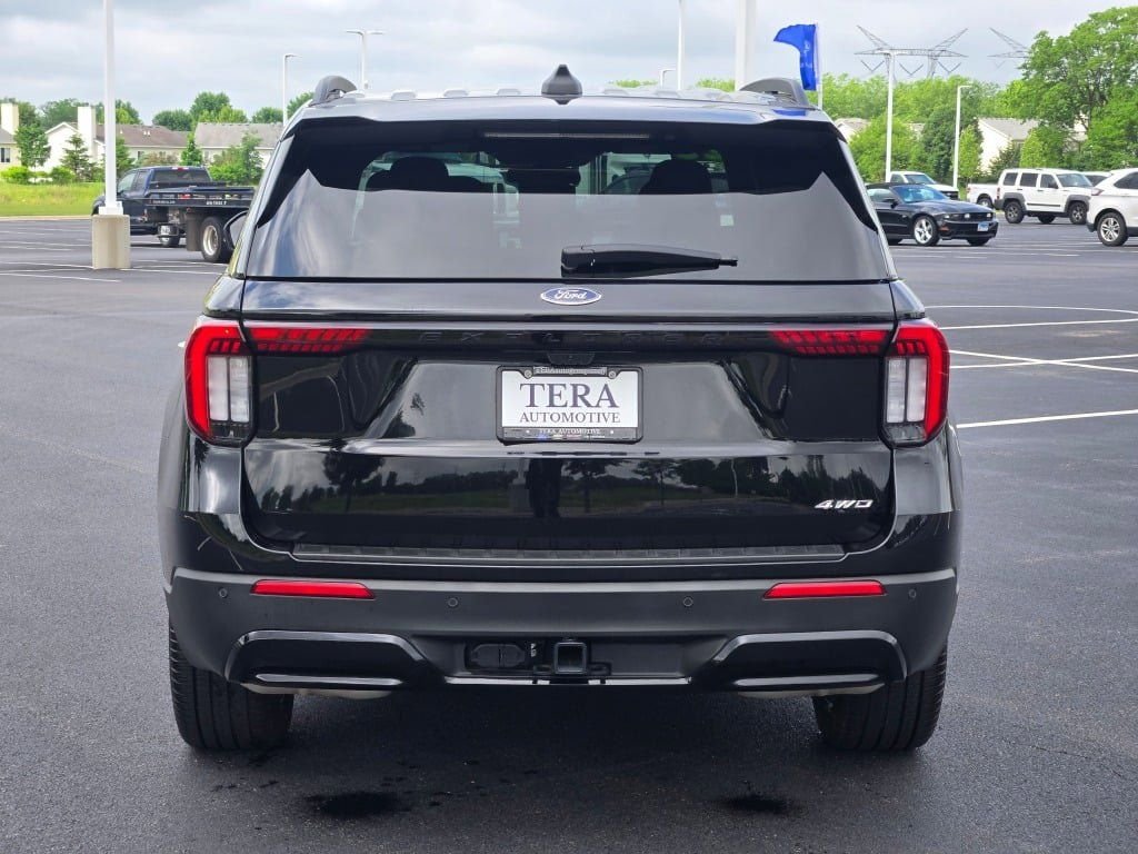 Certified Used 2025 Black Metallic Ford ST-Line image 15