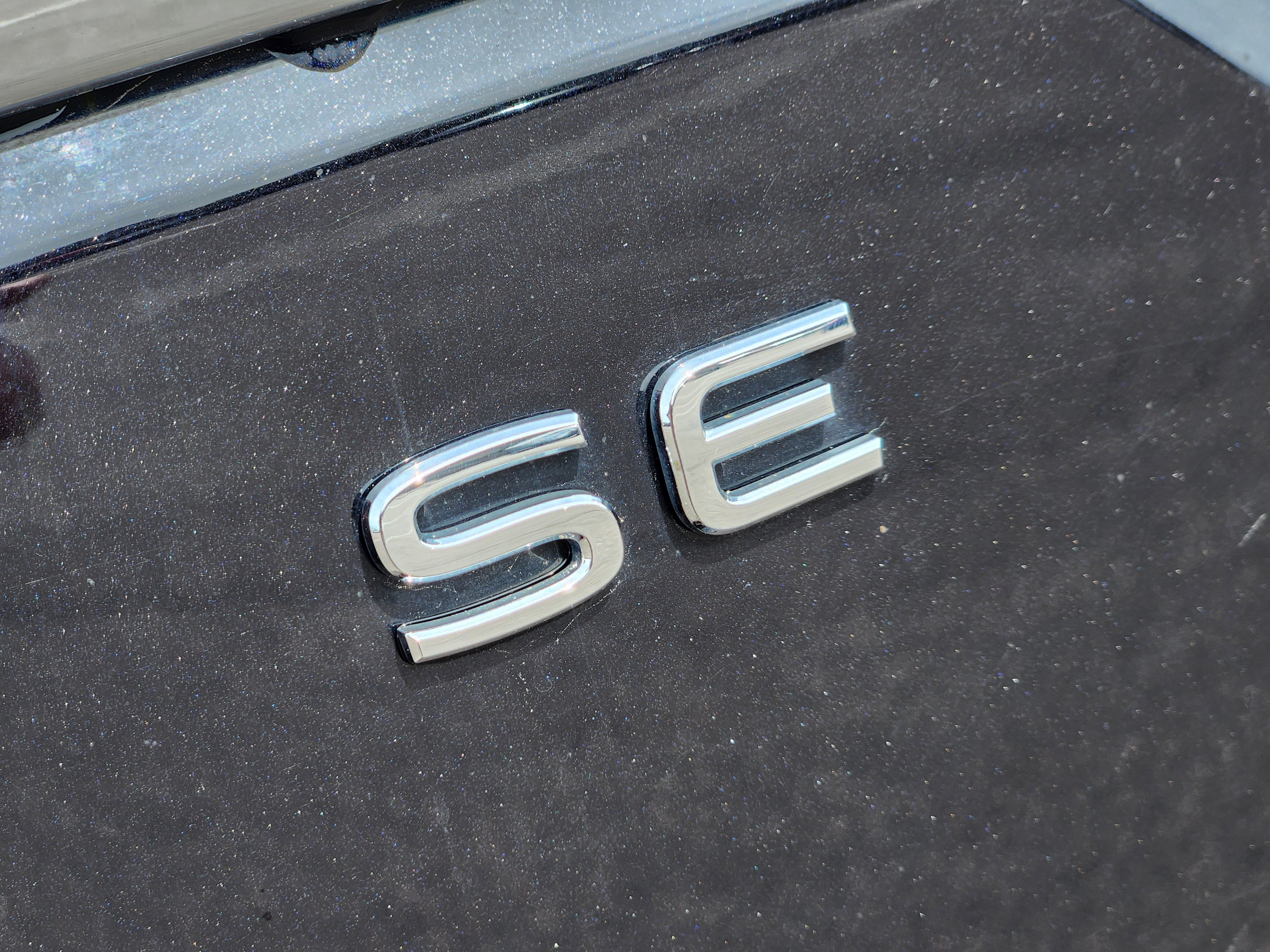 2025 Volkswagen Atlas SE w/Tech - Photo 8