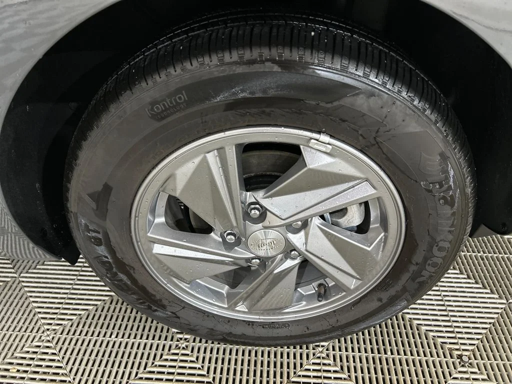 Used 2025 Gray Hyundai SE image 10