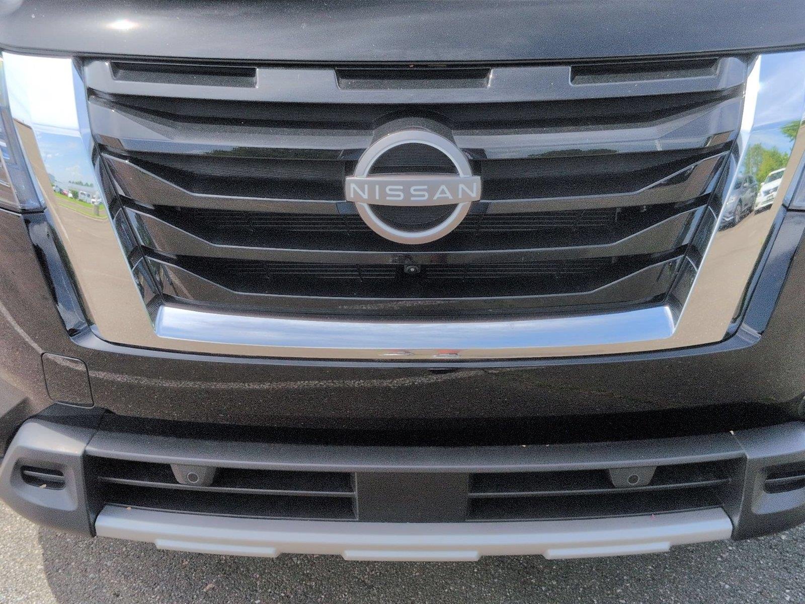 Used 2025 Super Black Nissan SL image 14