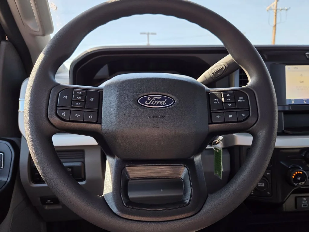 New 2027 Oxford White Ford F-350® XL image 9