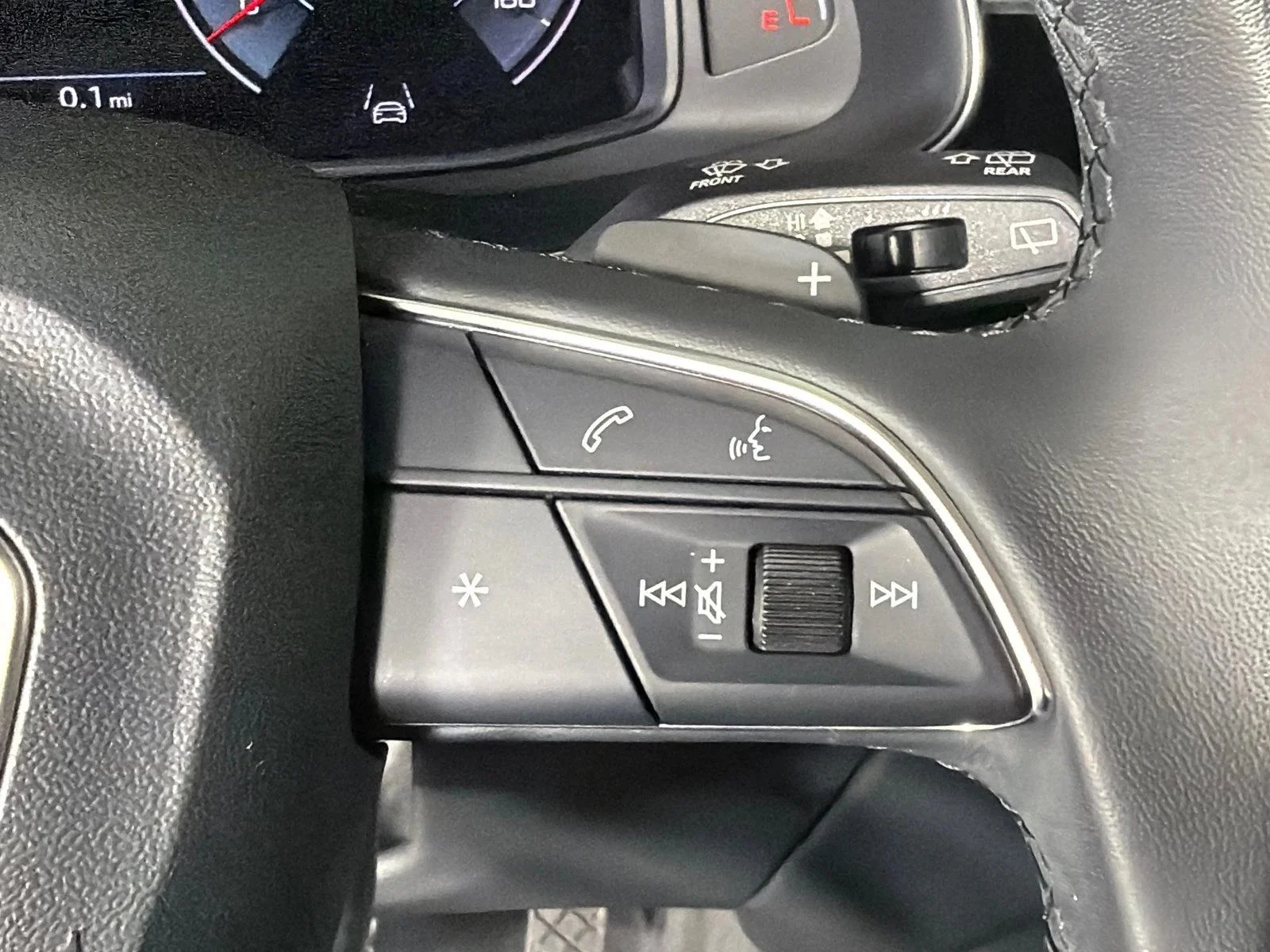 Used 2023 Mythos Black Metal Audi Premium Plus image 28