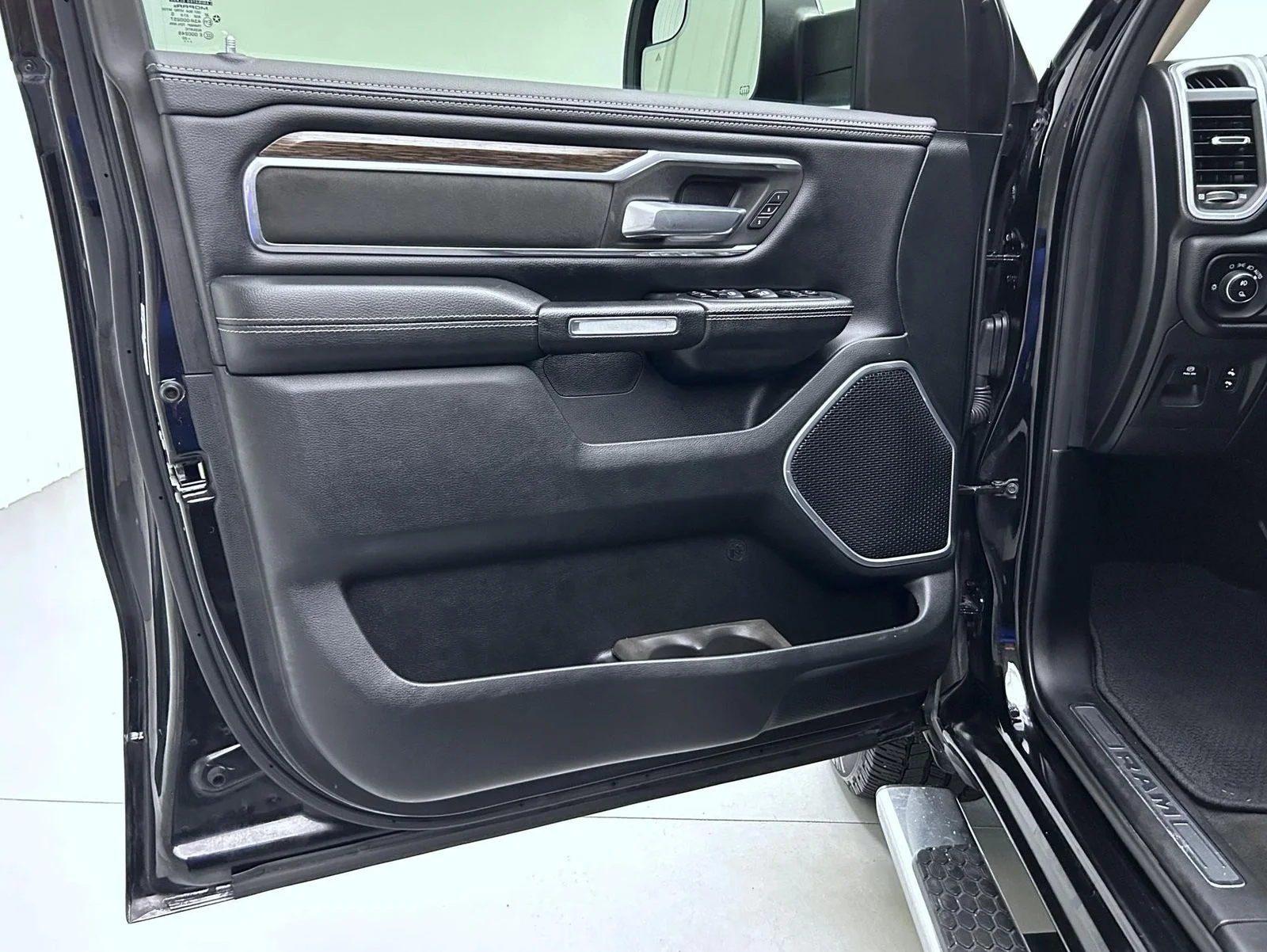 Used 2020 Black Ram Laramie image 9