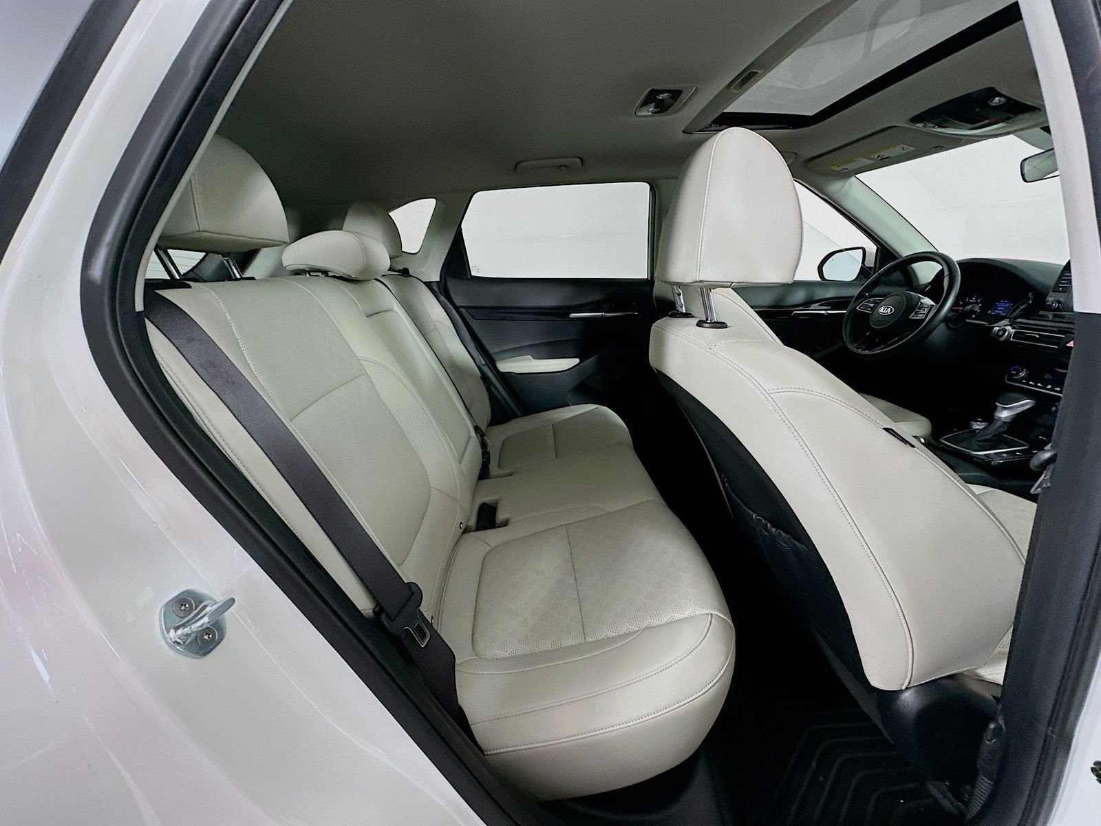 Used 2021 Snow White Pearl Kia EX image 27