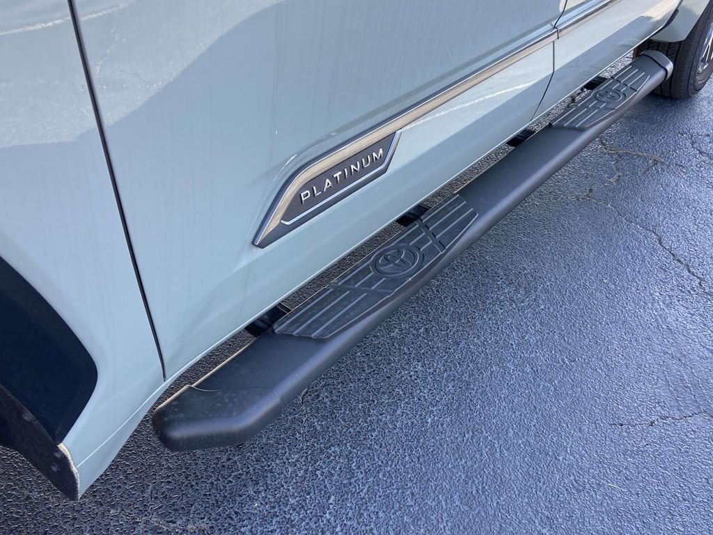 2025 Toyota Tundra Platinum - Photo 10