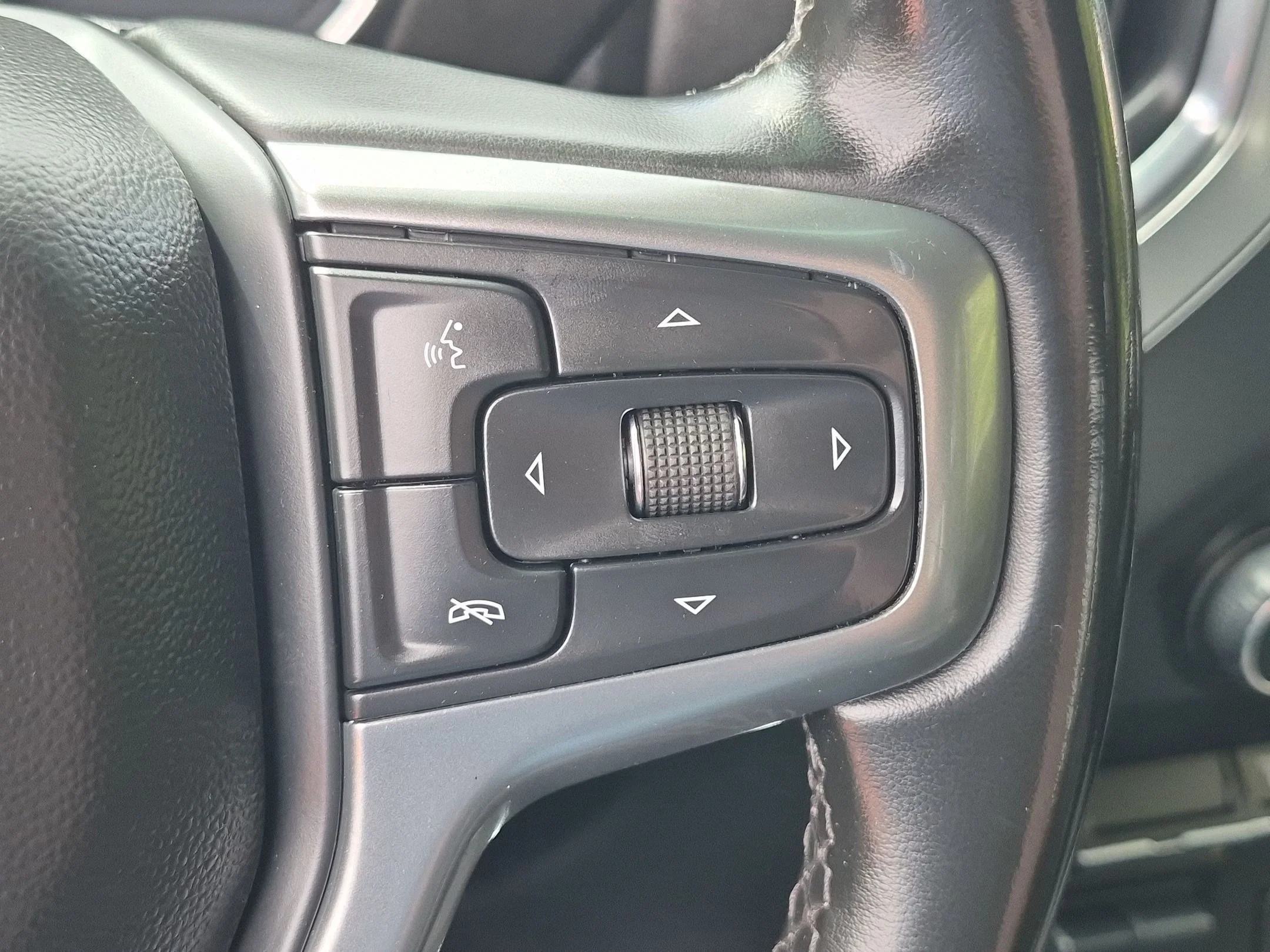Used 2023 Silver Ice Metallic Chevrolet LT image 17