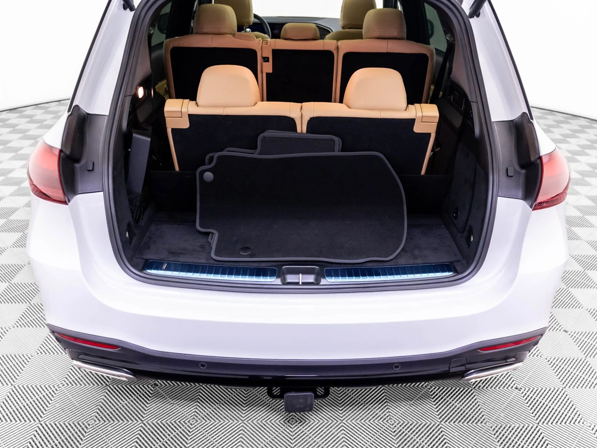 New 2026 White Mercedes-Benz GLE 580 image 33