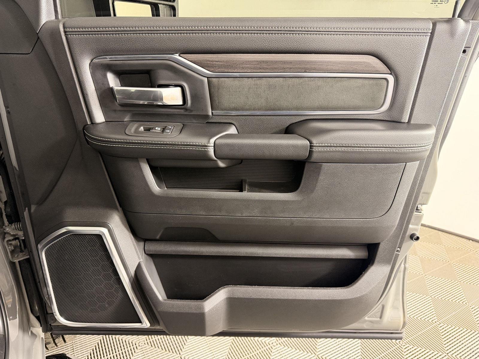 2026 RAM 3500 Laramie - Photo 24