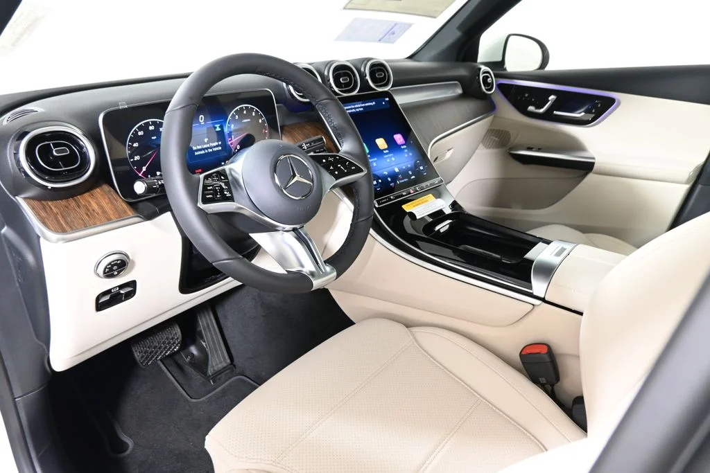 Used 2027 White Mercedes-Benz GLC 300 image 14