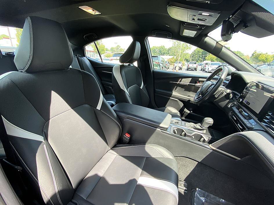 Used 2025 Heavy Metal Toyota SE image 21