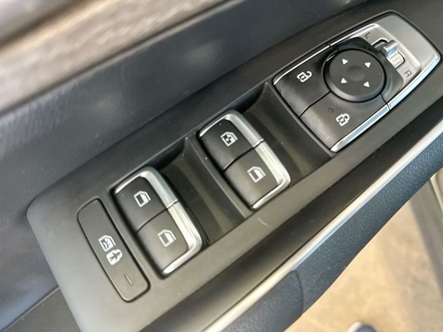 Used 2023 Green Kia X-Line S image 17