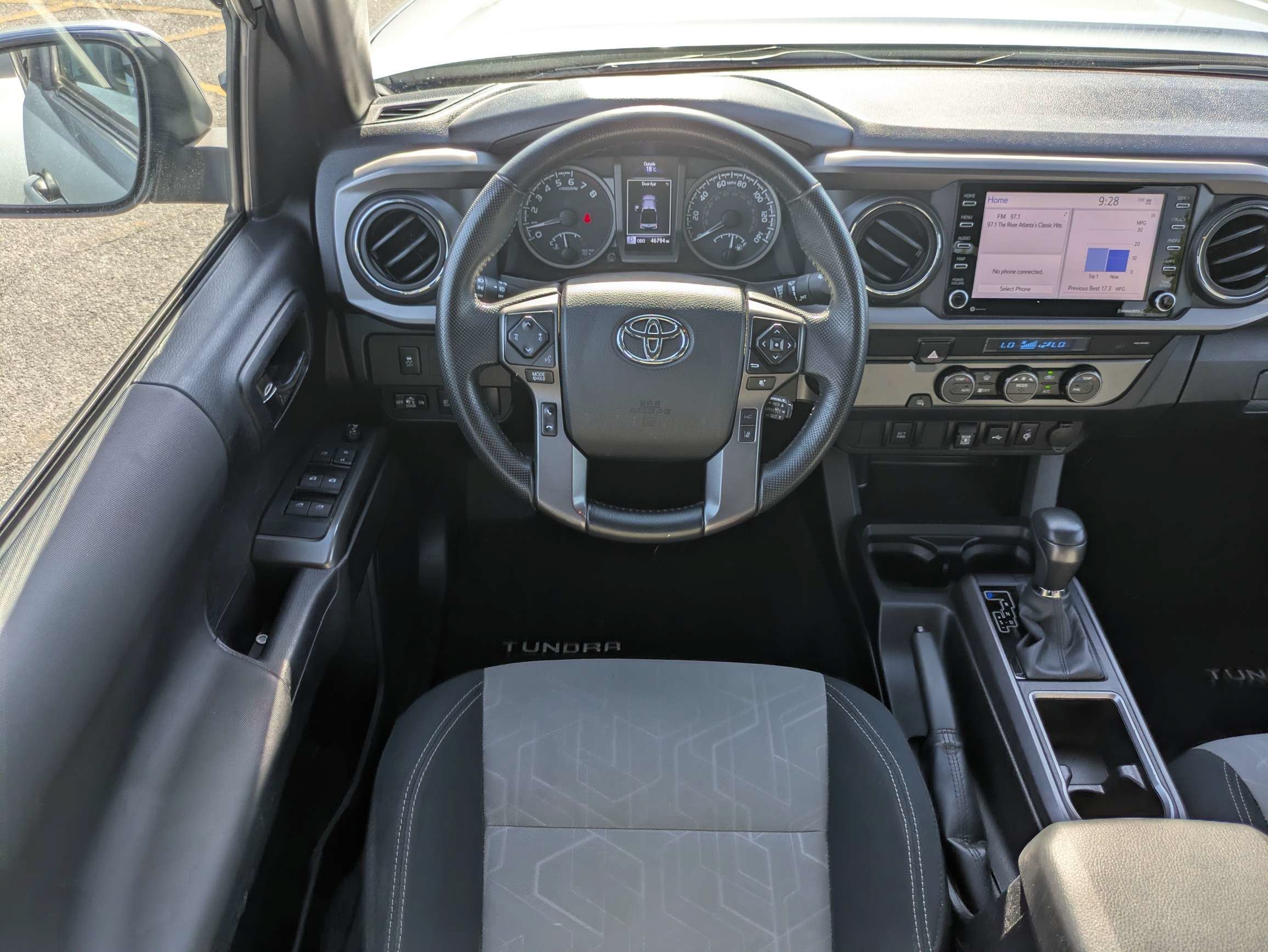 Used 2023 White Toyota  image 16