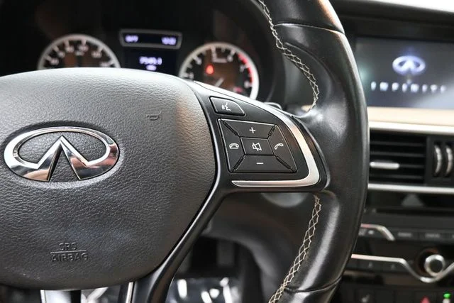 Used 2019 Black INFINITI LUXE image 25