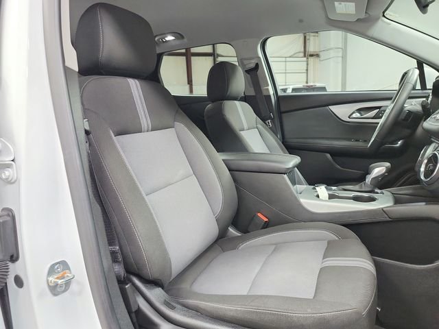 Used 2025 White Chevrolet LT image 36