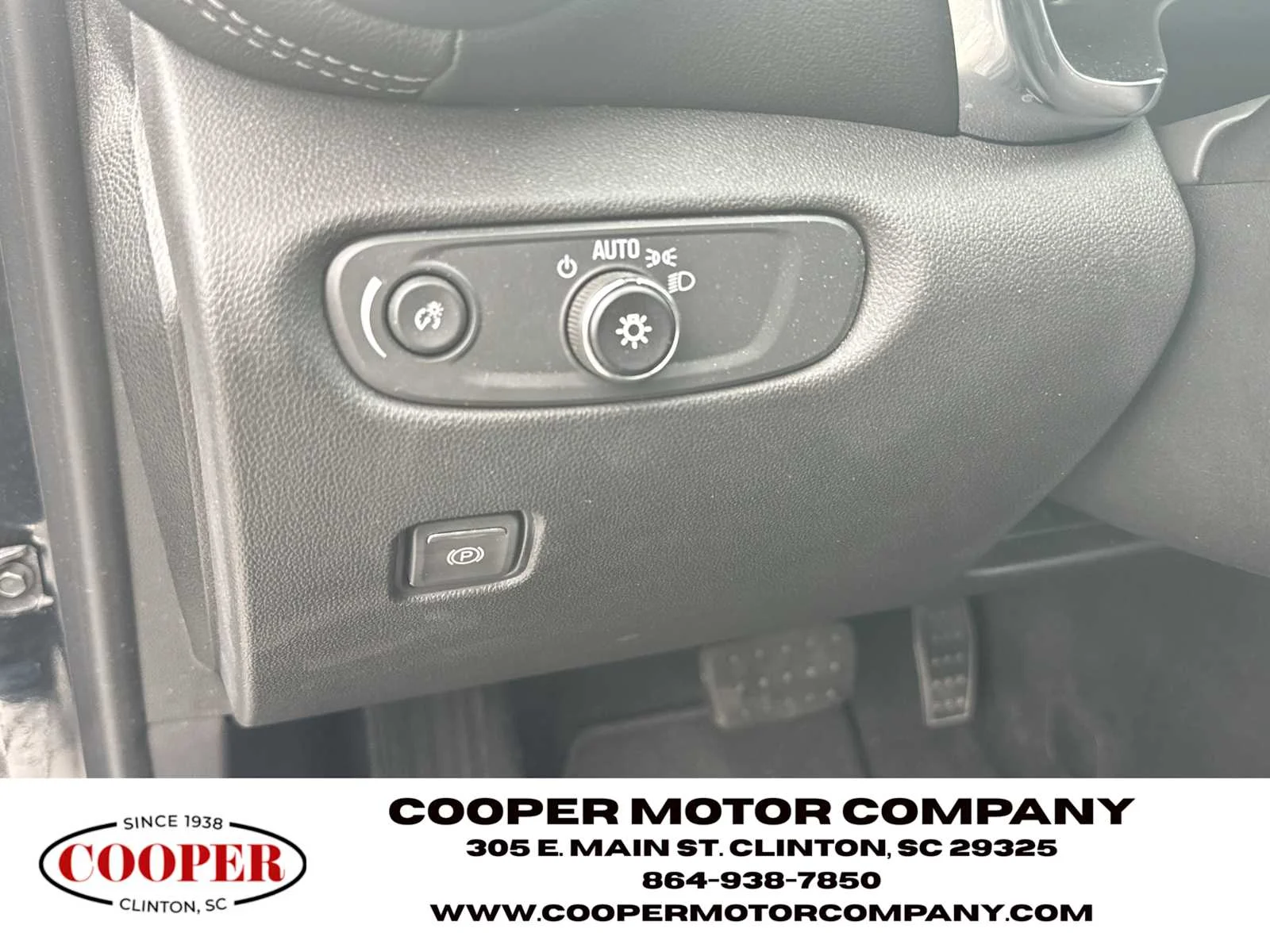 Used 2025 Black Chevrolet LT image 27