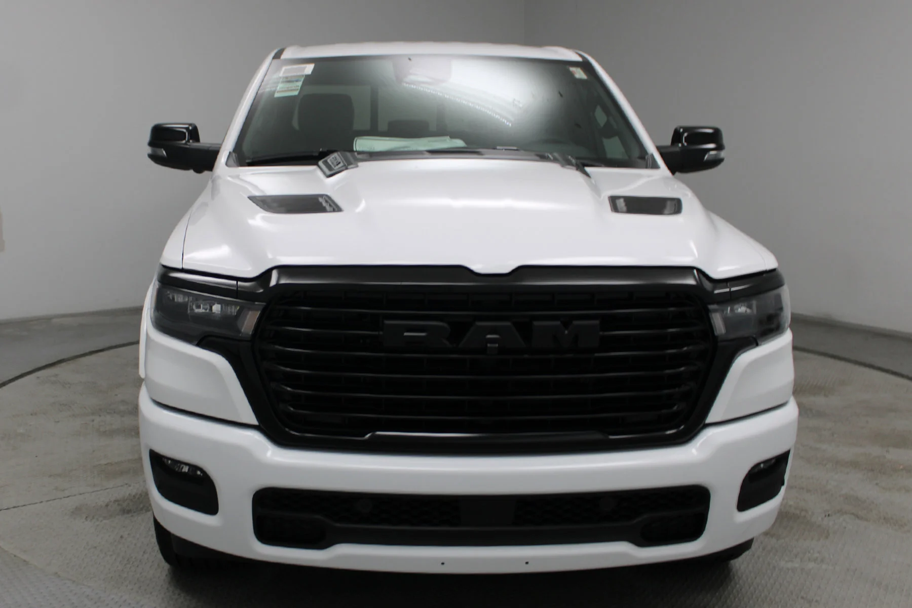 New 2026 Bright White Clear-Coat Exterior Paint RAM Laramie 4x4 Crew Cab image 22
