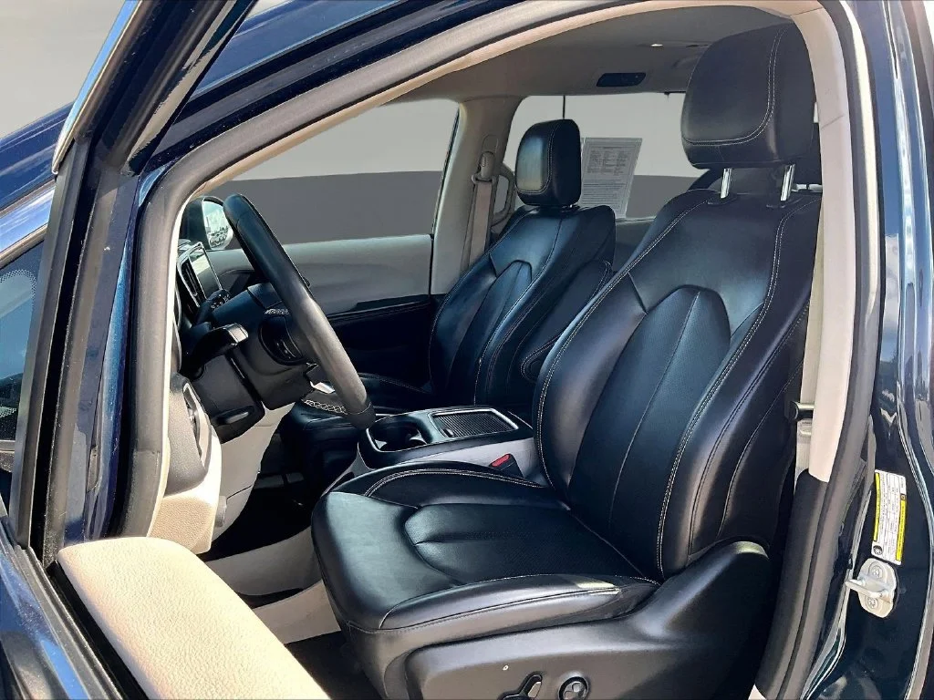 Used 2023 Blue Chrysler Touring L image 24