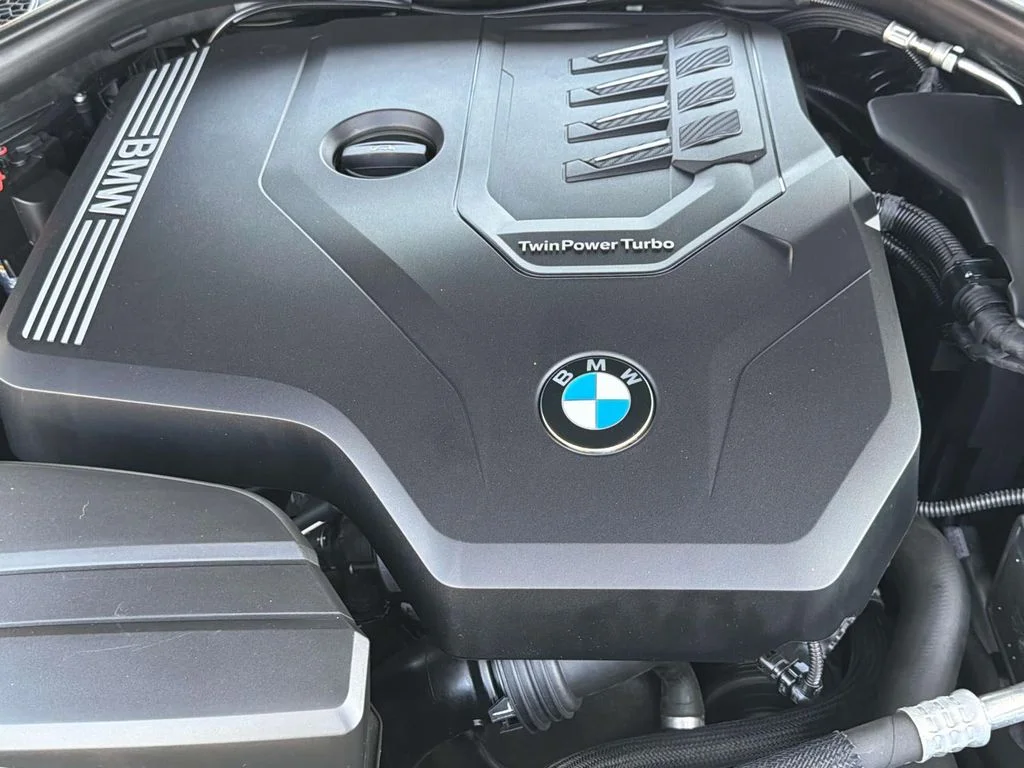 Used 2020 Black Sapphire Metallic BMW sDrive30i image 27