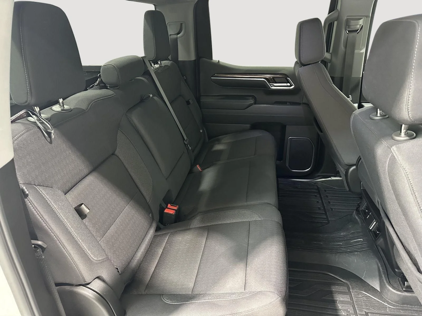 Used 2024 Summit White GMC Elevation image 26