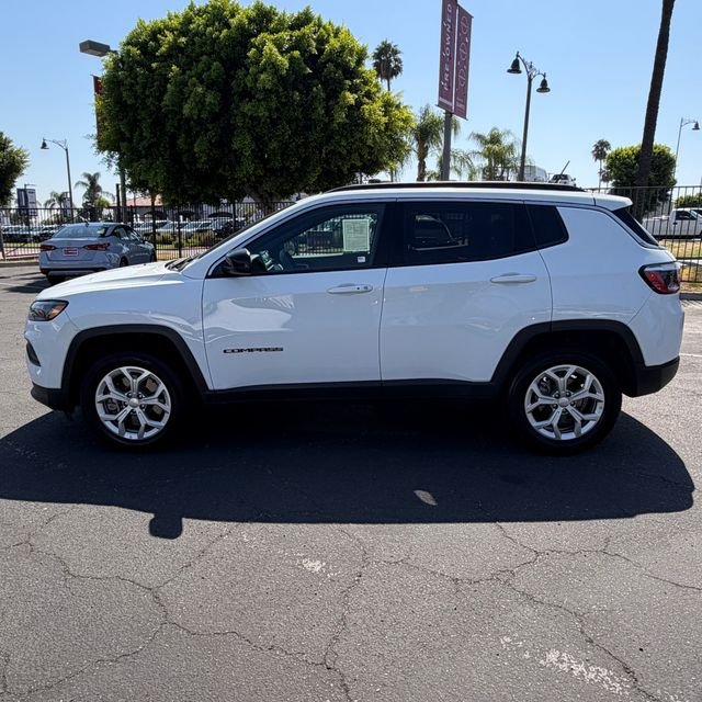 Used 2024 White Jeep Latitude image 4