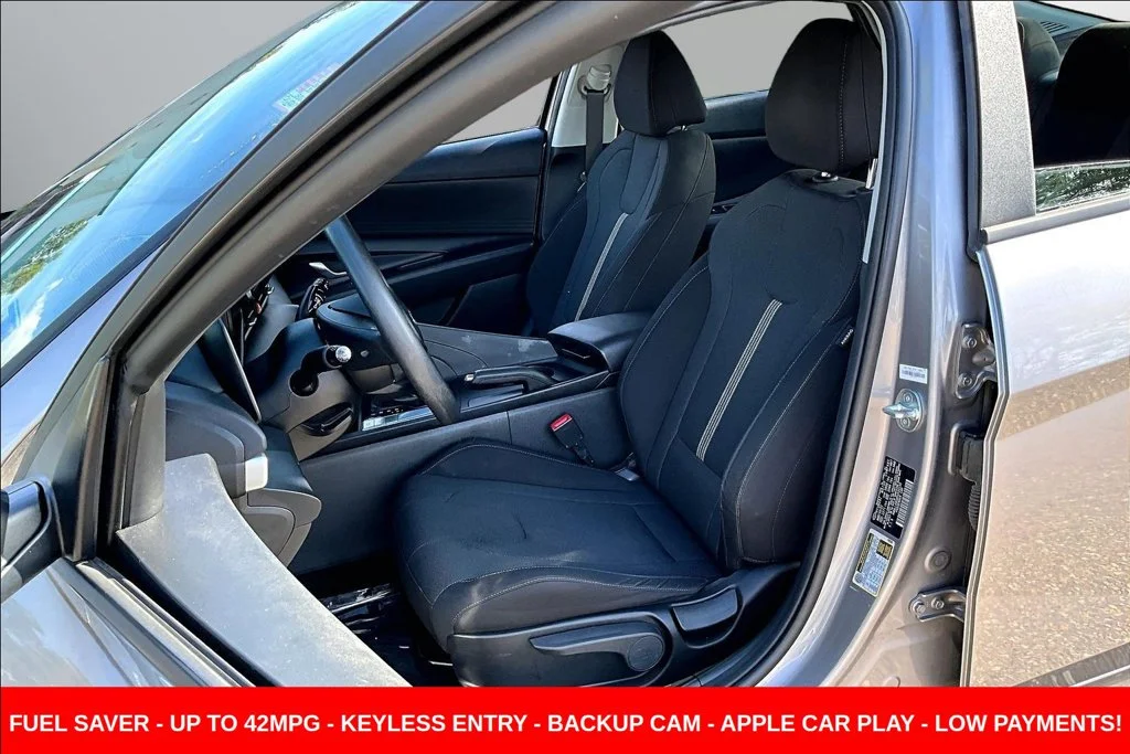 Used 2023 Silver Hyundai SE image 22