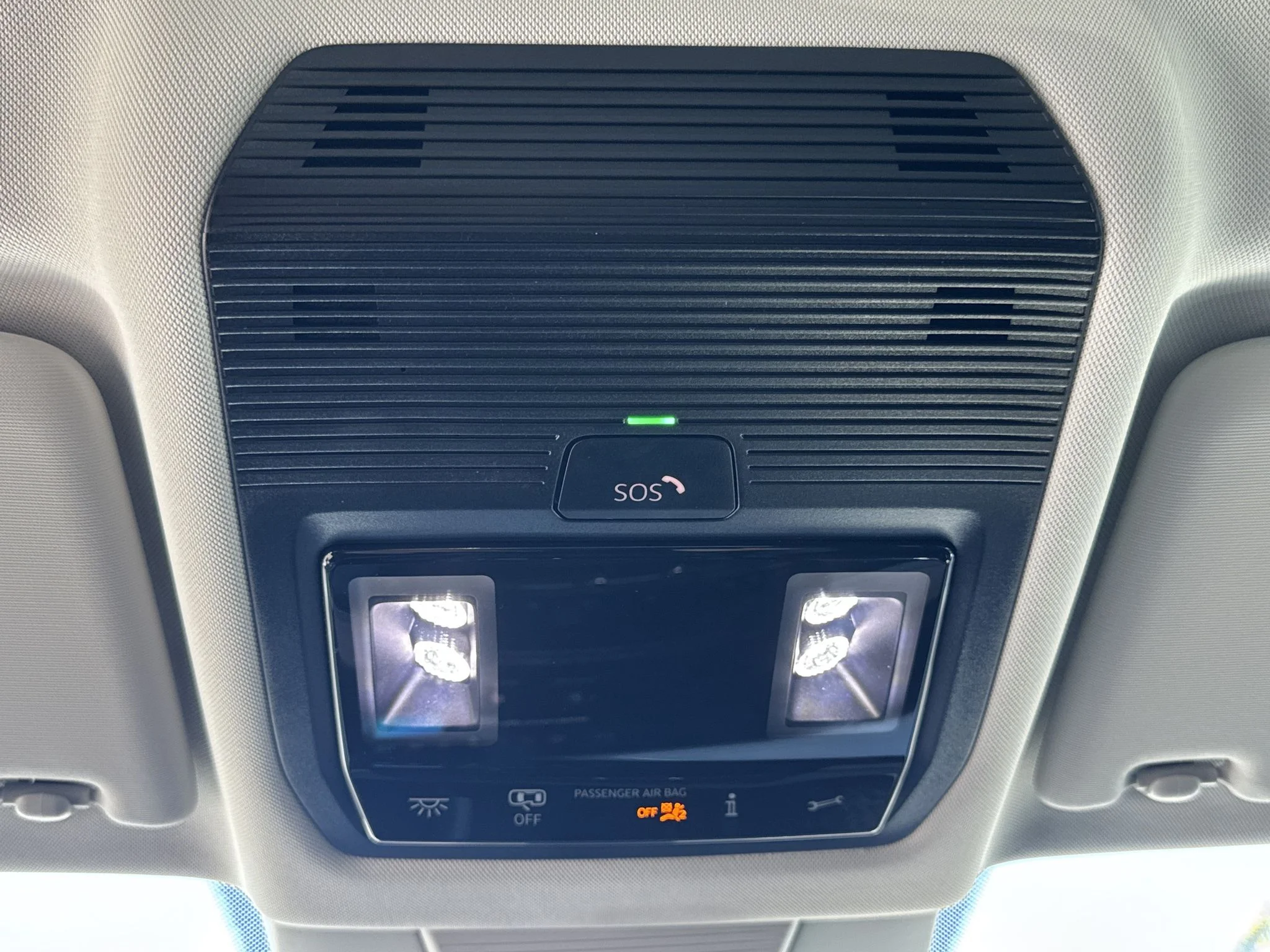 New 2027 Opal White Pearl Volkswagen SE w/Technology image 29