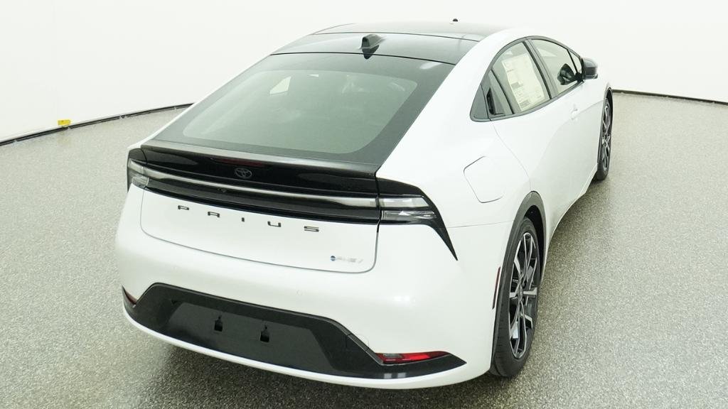 New 2026 Wind Chill Pearl Toyota XSE image 20